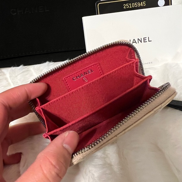 Aged Calfskin Quilted Gabrielle Zip Around Coin Purse Wallet Beige Black - Picture 7 of 7